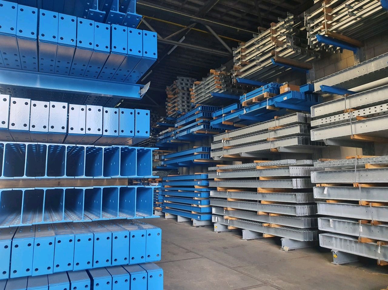 <p>Draagarmstellingen<br><span style="color: rgb(8, 145, 209);">uit voorraad</span></p>