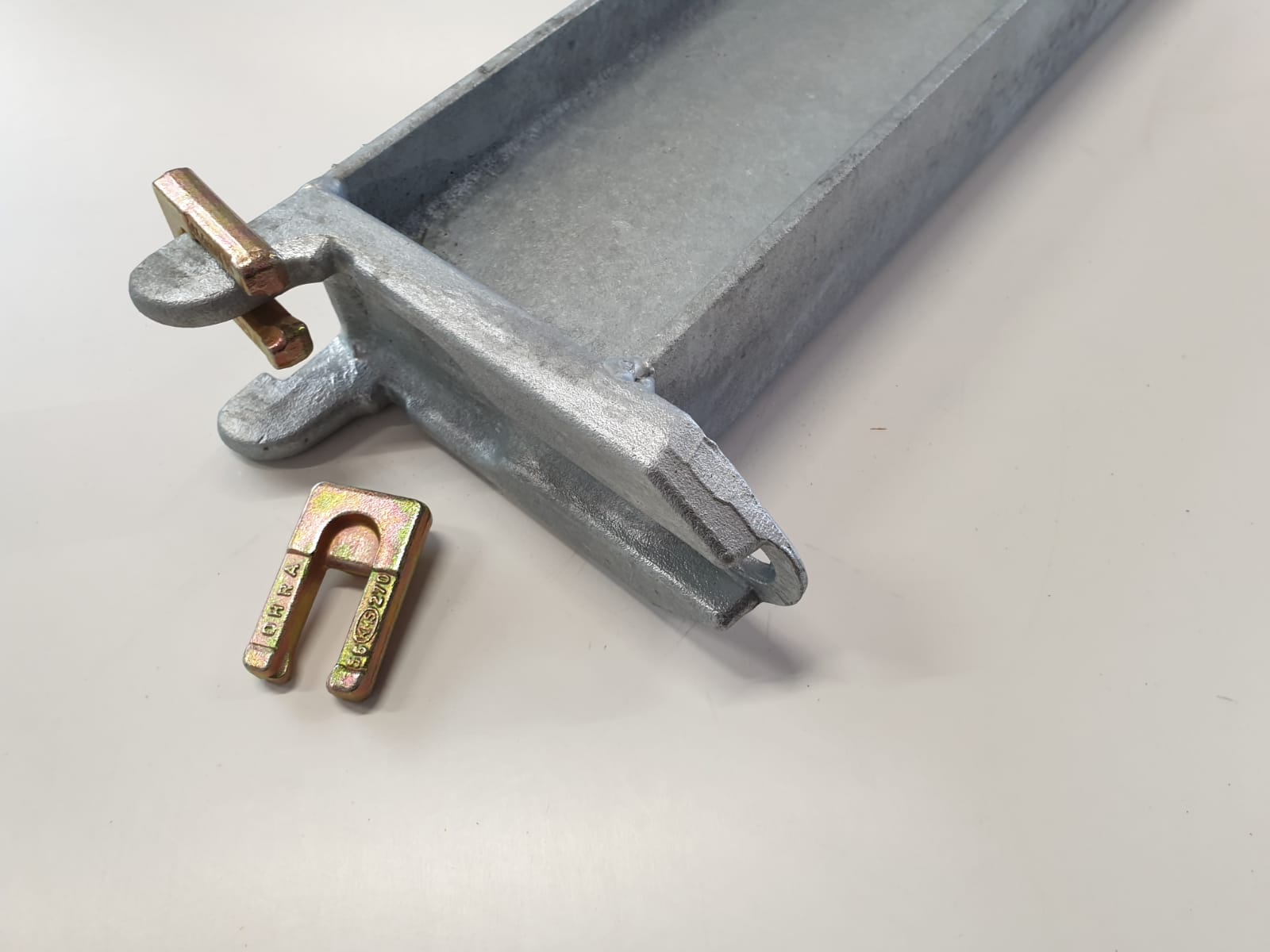 Draagarm verzinkt zwaar K60